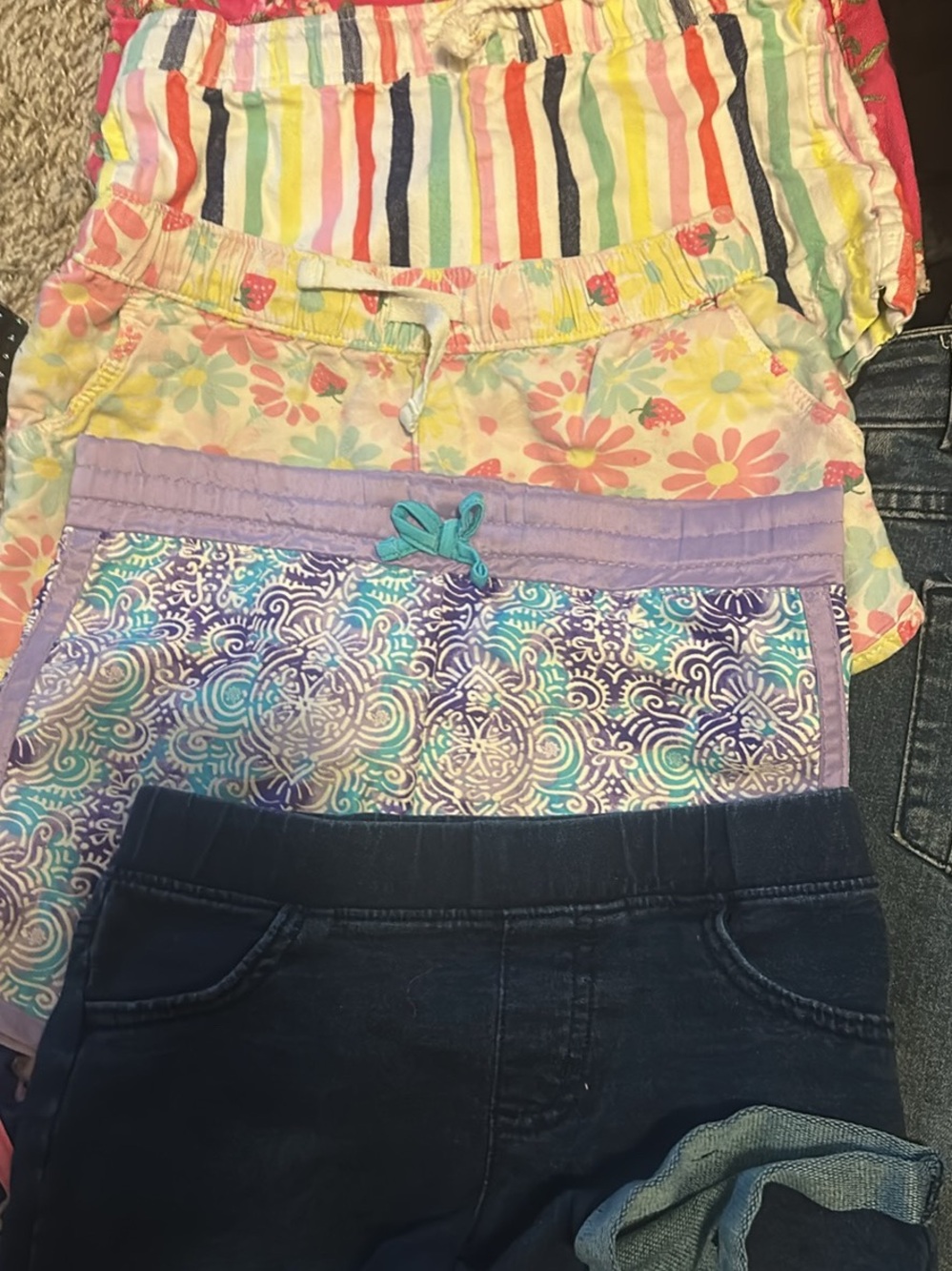 Over 30 pieces of Girls' Multicolor clothes and Jacket!!! Size 3-5